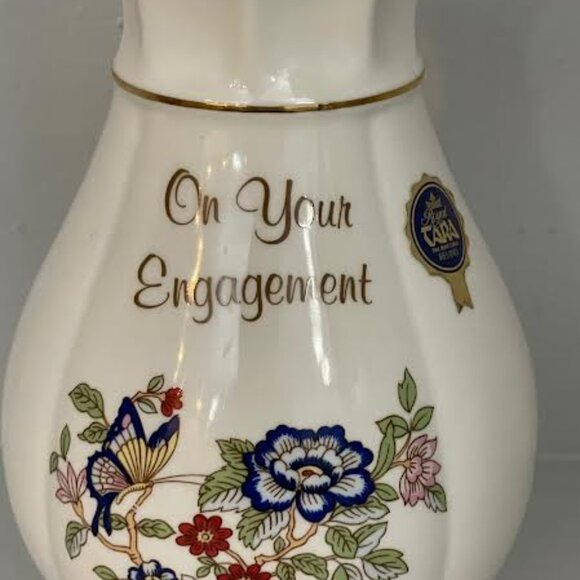 A Beautiful Vintage Royal Tara  Bone China Vase Wedding White Floral Ireland - Picture 3 of 10